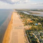 Coastal Flat With Balcony * 비비오네